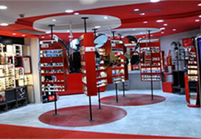 合肥眼鏡店裝修墻面設(shè)計(jì)如何選購(gòu)墻紙？