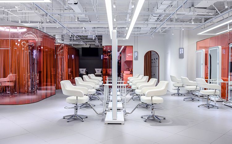合肥美發(fā)店設(shè)計(jì)，如何巧妙利用裝修來吸引顧客主動(dòng)進(jìn)店?